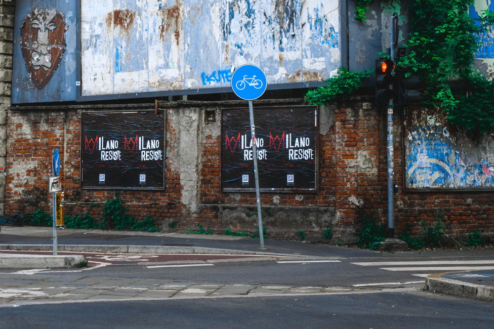 Le pubblicità di Watch Dogs: Legion in giro per Milano